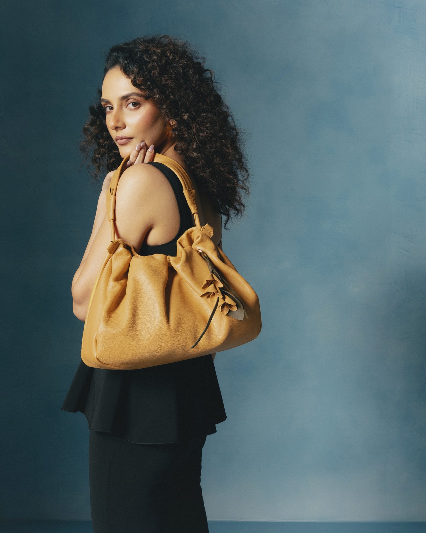 Cynthia Gather Handbag - Tea Stain