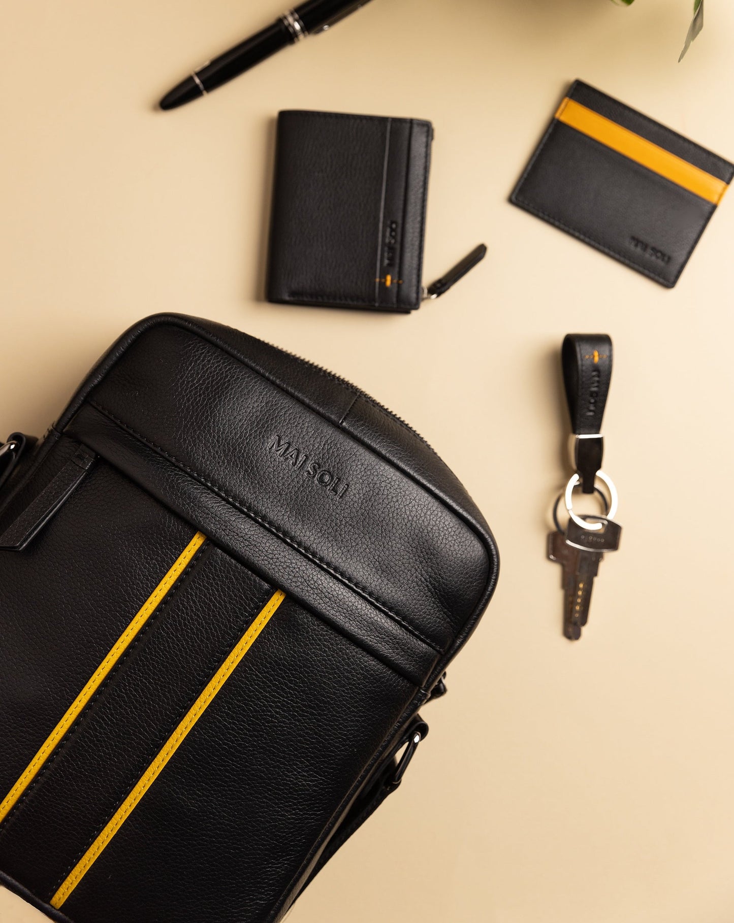 Boston Crossbody Bag - Black