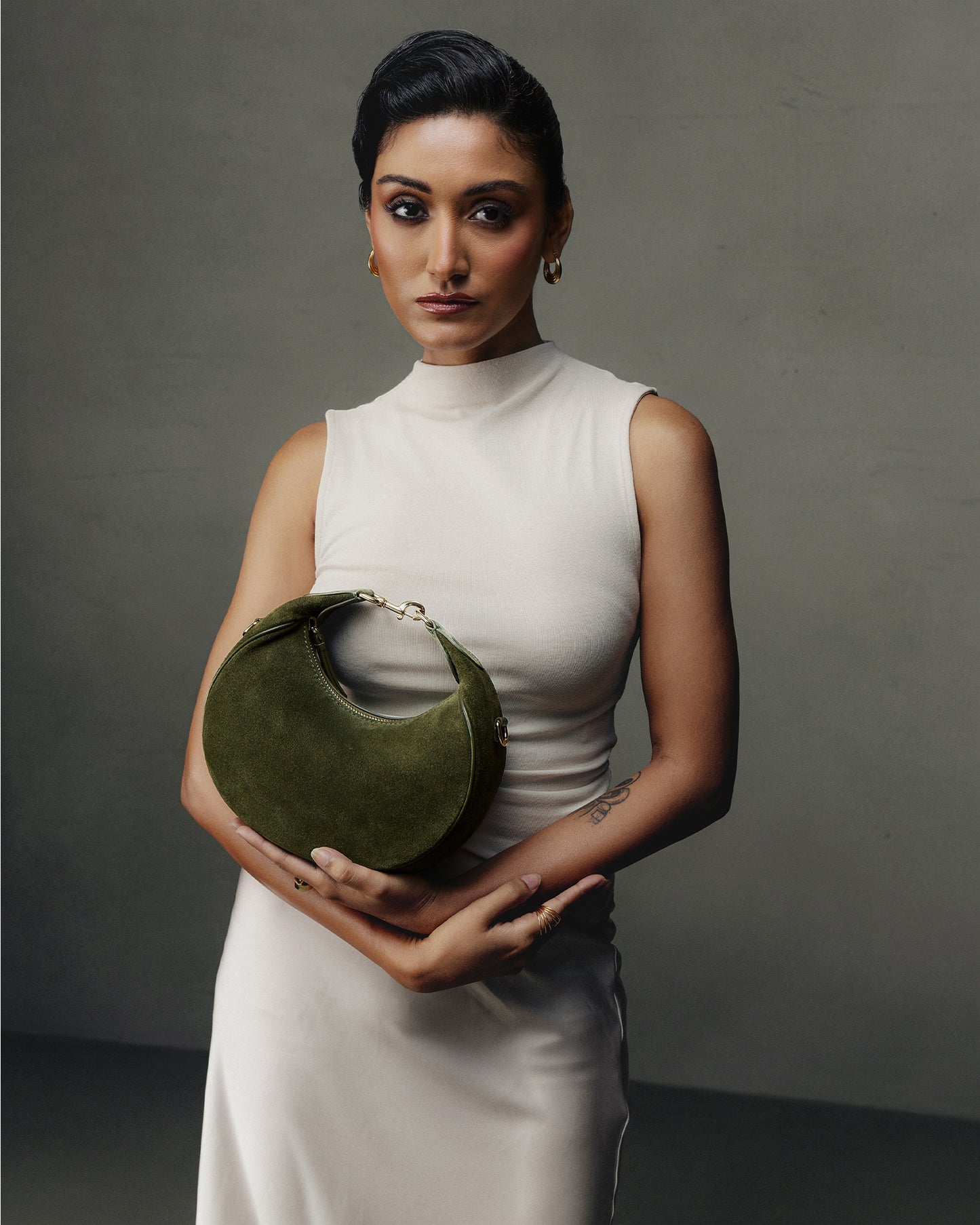 Swing Handbag   –   Olive