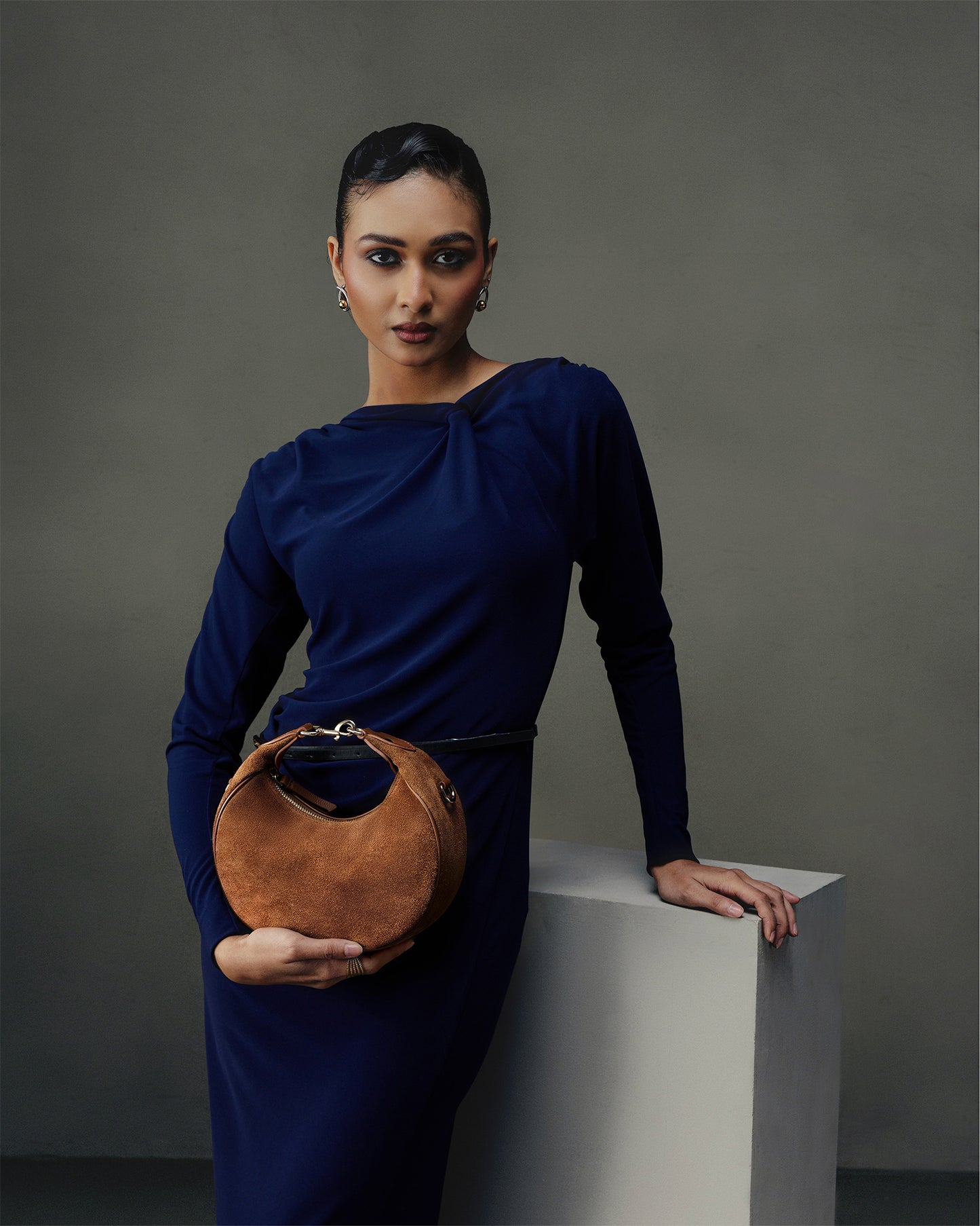 Swing Handbag   –  Caramel