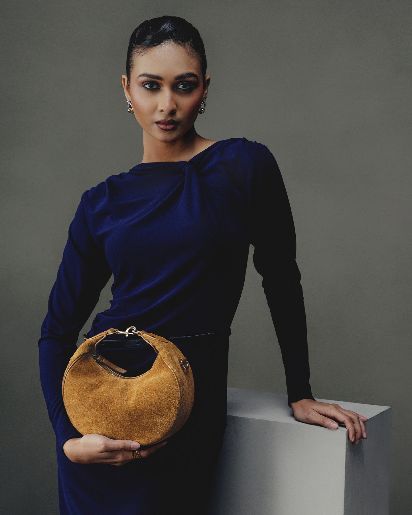 Swing Handbag   –  Caramel